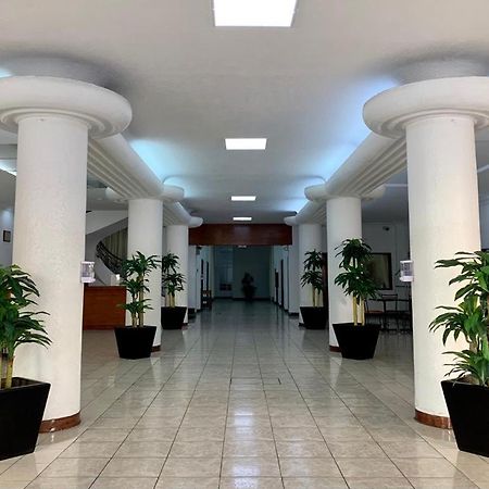 Hotel Capri De Leon Mexico Εξωτερικό φωτογραφία