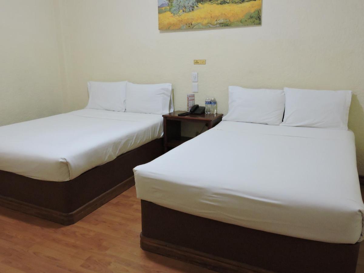 Hotel Capri De Leon Mexico Εξωτερικό φωτογραφία