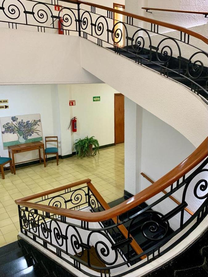 Hotel Capri De Leon Mexico Εξωτερικό φωτογραφία
