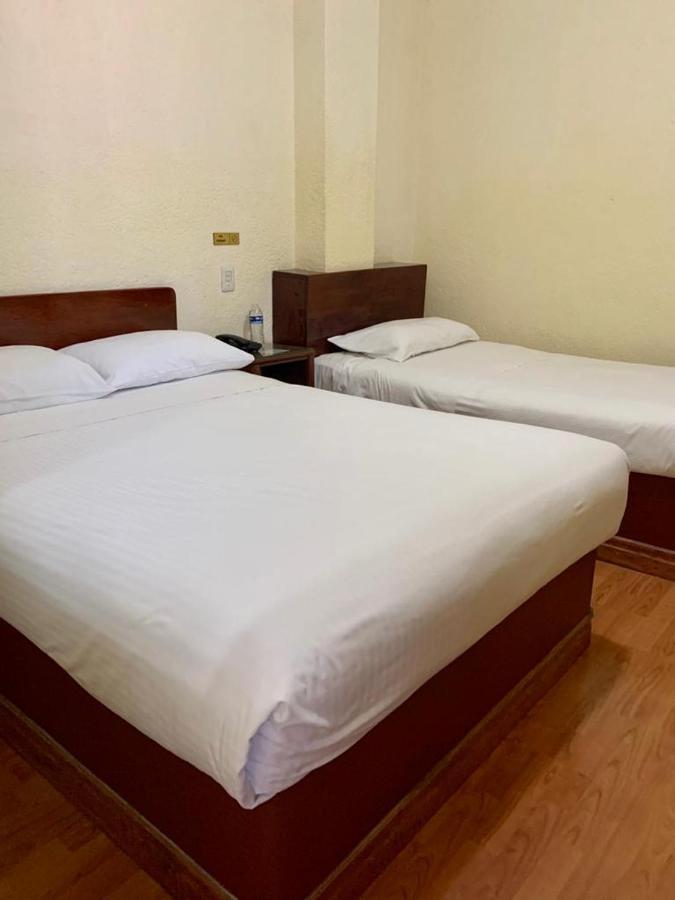 Hotel Capri De Leon Mexico Εξωτερικό φωτογραφία