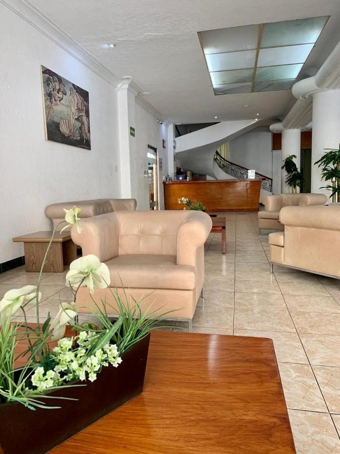 Hotel Capri De Leon Mexico Εξωτερικό φωτογραφία