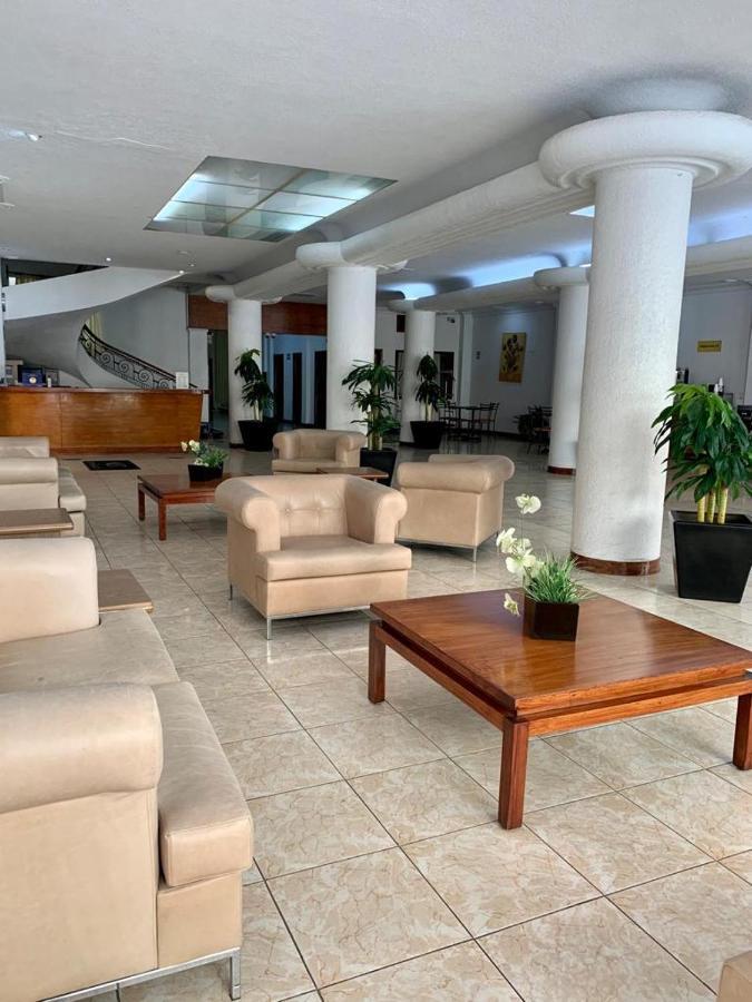 Hotel Capri De Leon Mexico Εξωτερικό φωτογραφία